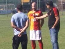 Galatasaray'ın yeni sol beki Latovlevici formayı giydi!