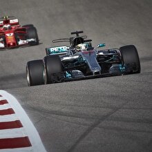Hamilton adım adım şampiyonluğa yürüyor