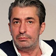Ünlü oyuncu Erkan Petekkaya'nın ayağı kırıldı