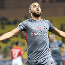 Fikret Orman transferin gözdesi Cenk Tosun'un fiyatını belirledi