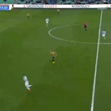 Kendi kalesine öyle bir gol attı ki