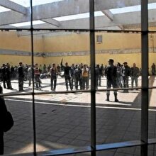 İspanya, göçmenleri 'yer yok' diyerek cezaevine koydu!