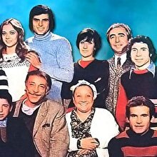 Bizim Aile filmi tiyatro oyunu oldu