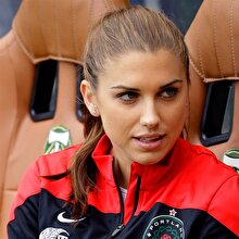 Süper Lig'deki yıldızlardan daha fazla kazanan 10 kadın futbolcu!