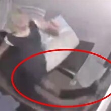 Kapıyı tekmeleyen kadın bacağını feci şekilde kırdı!