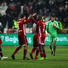 Beşiktaş Sivas'ta dondu kaldı: 14 maç sonra yenildi!
