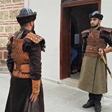 Ertuğrul Gazi Türbesi'nde Alp kıyafetli askerlerin nöbet değişimi