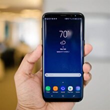 Samsung'tan orta seviye fiyatına amiral gemisi telefon: Galaxy A8+