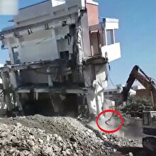 Tek hamlede binayı yerle bir eden operatör