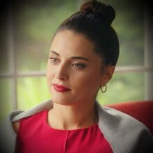Eşi bakın kim çıktı! Ufak Tefek Cinayetler'in Merve'sinin eşi hepimizin tanıdığı bir isim