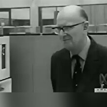 1974 yılında verdiği röportajda 2000'li yılları gören bilim kurgu yazarı