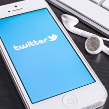 iPhone'lardaki "çökme problemi" Twitter'a sıçradı