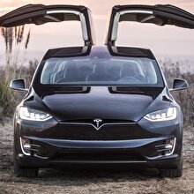Tesla Model X dünyanın en hızlı arazi aracı oldu