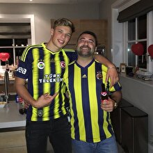 Babasının oğlu! Sydney van Hooijdonk’tan şık gol