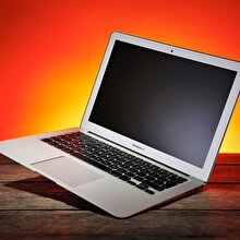 Apple bu sene ucuz bir MacBook Air duyurabilir