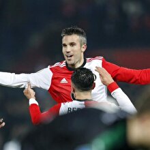 Van Persie küllerinden doğdu!