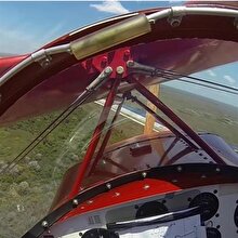 Yere çakılmaktan saniyelerle kurtulan pilot