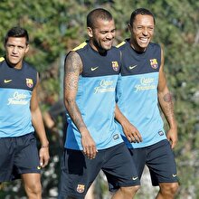 Adriano, Dani Alves'e Beşiktaş forması hediye etti