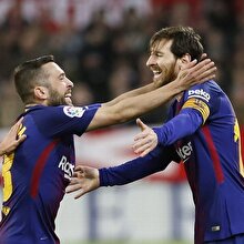 Messi, Barcelona'yı ipten aldı