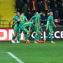 Mehmet Topal büyüledi: Iniesta pası!