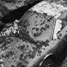 40 yıl sonra gömülü olduğu yerden çıkan Ferrari görenleri şaşkına çeviriyor