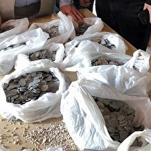 Tarihi konağın kapı kirişinde 6 bin madeni para