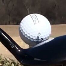 Saatlerce izlenebilecek bir golf atışı!