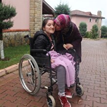 'Bana mutluluğu anlat deseler, annem yaşıyor der susarım'