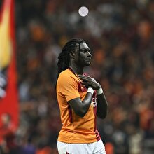 Gomis'ten Valbuena'ya maç daveti