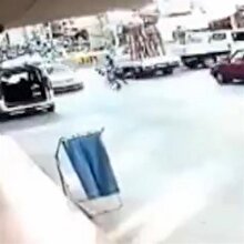 Müthiş refleksi ile kızın hayatını son anda kurtardı
