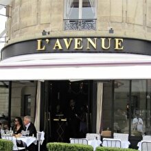 Paris’in ünlü restoranı, Arapça adı olanları ve başörtülüleri kabul etmiyor