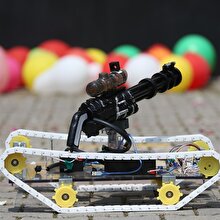 Lise öğrencisinden lazer güdümlü insansız tank prototipi