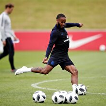 Sterling'in "silah dövmesi" olay oldu