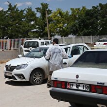 Otomobilin içinden oy pusulaları bulundu!