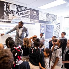 Sen nasıl bir kralsın: LeBron James'ten 'ağlatan' proje