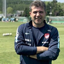 Alpay Özalan'ın yerine Vedat İnceefe