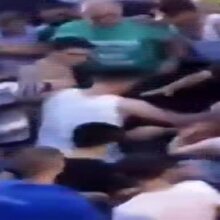Hırsız zannedilen adam mahalleli tarafından öldüresiye dövüldü! O anlar kamerada