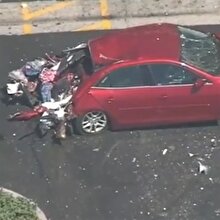 AVM'nin otopark alanına çakılan uçak