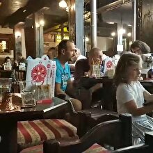 Saraybosna'nın ünlü restoranında çalan şarkı beğeni rekoru kırıyor