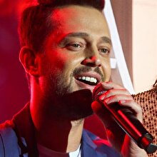Barışmayı kabul etmeyen Aslı'ya, Murat Boz'dan evlilik teklifi