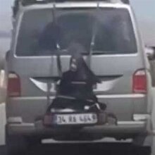 Çankırı'da çocuğunu aracının arkasına bağlayan baba gözaltına alındı