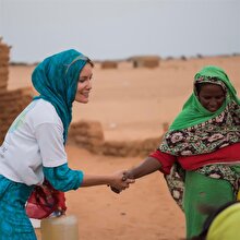 Gamze Özçelik, Afrikalı çocuklar için 400 bin liralık evini sattı
