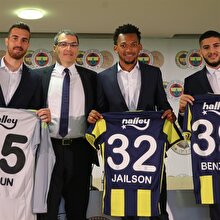 Fenerbahçe'de yeni transferler için imza töreni