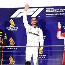 Singapur'da kazanan Hamilton