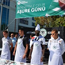 Konyaspor'dan alkışlık hareket: Futbolcular aşure dağıttı