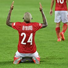 Talisca takımını kurtardı!