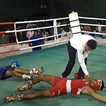 Boks tarihinde bir ilk: Aynı anda knock'out oldular!