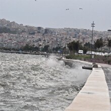 Ege kıyılarında kasırga alarmı: Fırtınanın saatteki hızı 145 kilometreyi bulacak