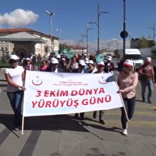 Her gün on bin adım sloganıyla yürüdüler