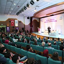 Türkiye'nin Yüzyılı ve Geleceği Uluslararası Gençlik Sempozyumu başladı